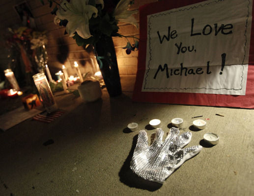 Fans from around the world have been left devastated at Michael Jackson
